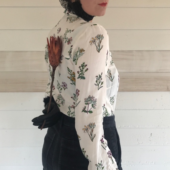 Botanical button up blouse with velvet trim - Picture 4 of 8